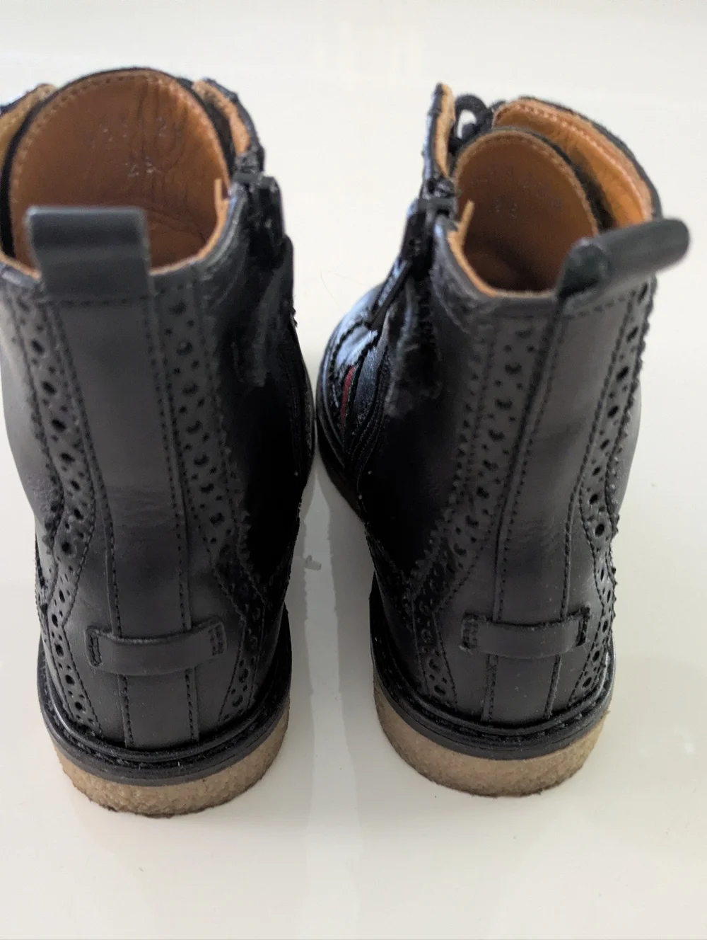 Authentic Gucci Kids Black Leather Web Stripe Wingtip Boots EU 28(US 11)